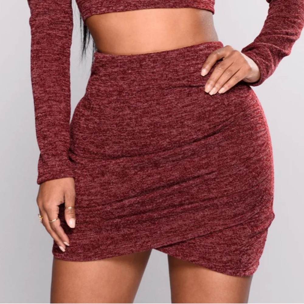 FASHION NOVA 2 Piece Set Heathered Red Mini Skirt Set Strapless Long Sleeve Top - Picture 4 of 8
